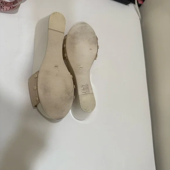 Tory Burch Cream and White 3-1/4” Wedge Sandals (sz 8.5) - Picture 6 of 8